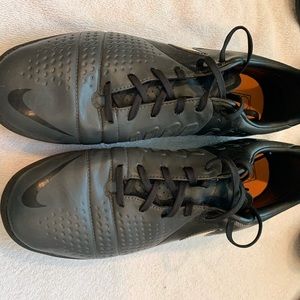 Nike Men’s Indoor Soccer Cleats
